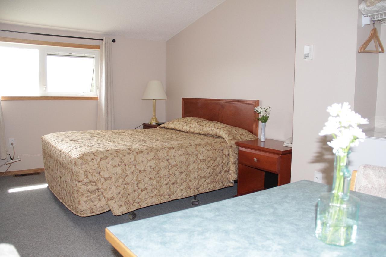 Garden Court Motel Manning Zewnętrze zdjęcie